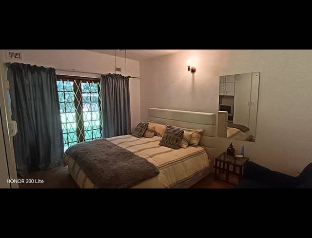 2 BEDROOM APARTMENT FOR SALE IN RENNIES BEACH